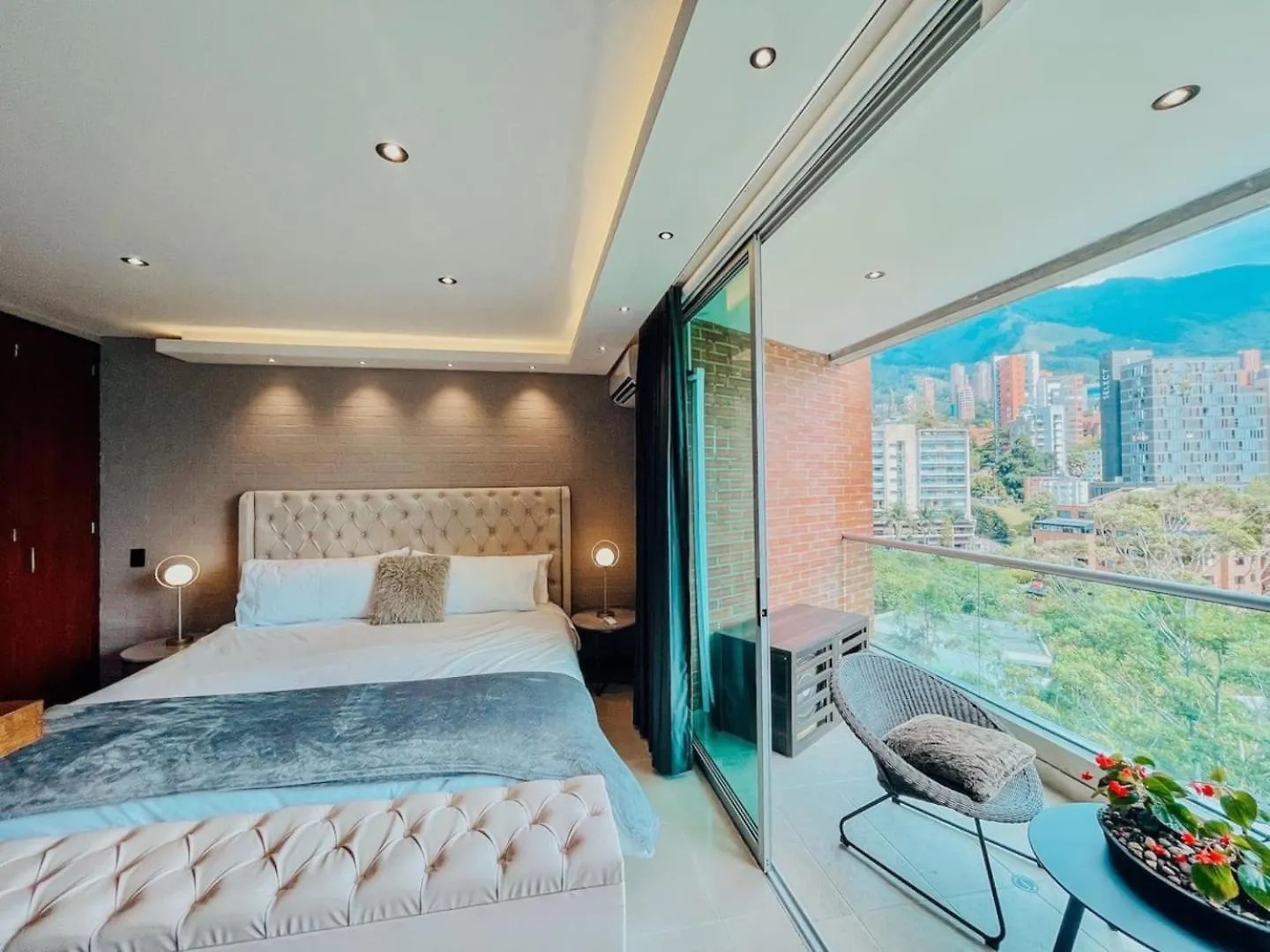 Elegant High Floor 1 Bedroom With Gym & Pool 1202 Medellín Lejlighed
