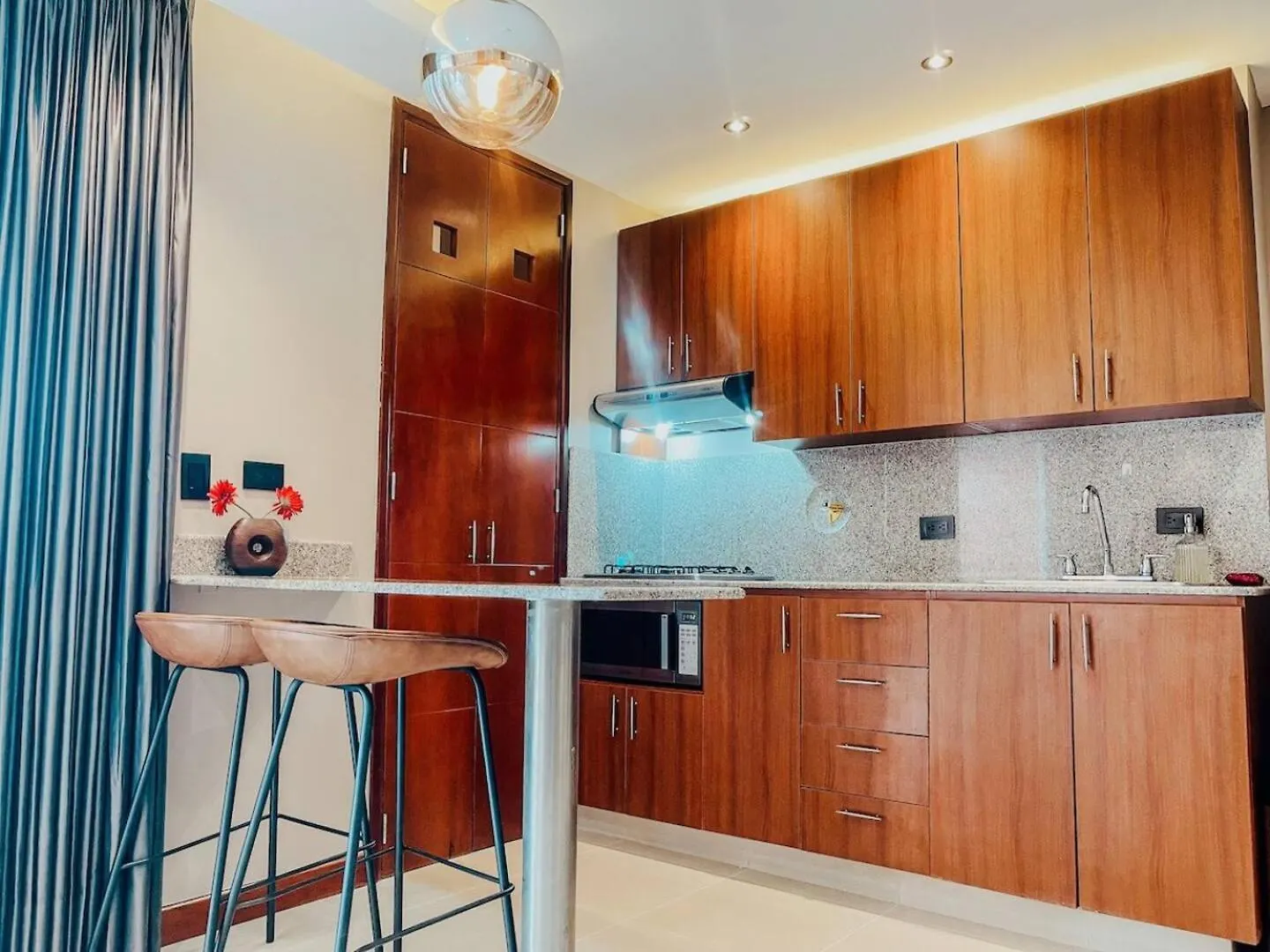 Elegant High Floor 1 Bedroom With Gym & Pool 1202 Medellín
