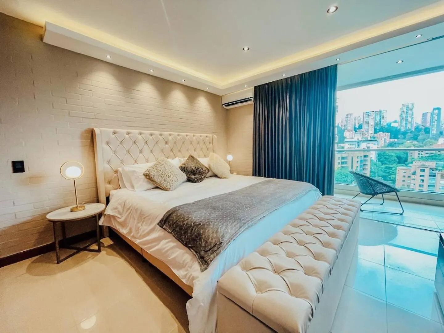 Lejlighed Elegant High Floor 1 Bedroom With Gym & Pool 1202 Medellín Colombia
