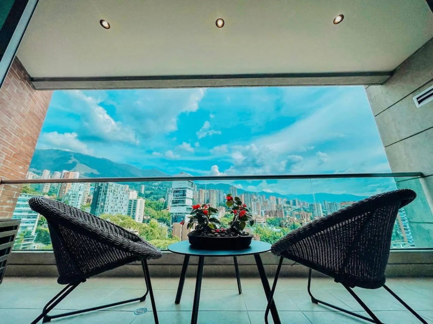 Lejlighed Elegant High Floor 1 Bedroom With Gym & Pool 1202 Medellín