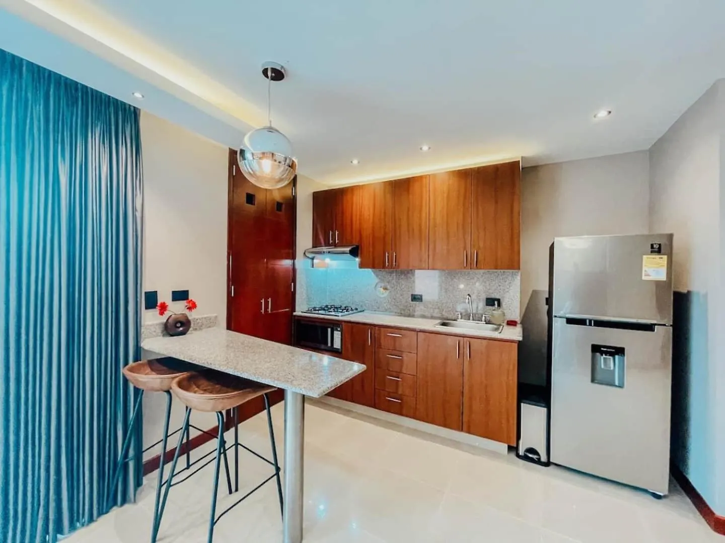 Elegant High Floor 1 Bedroom With Gym & Pool 1202 Медельин Апартаменты