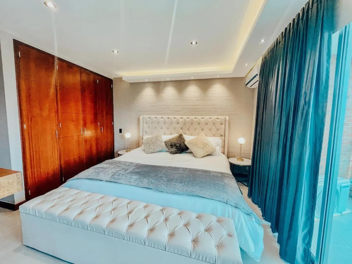 Elegant High Floor 1 Bedroom With Gym & Pool 1202 Медельин 0*,  Колумбия