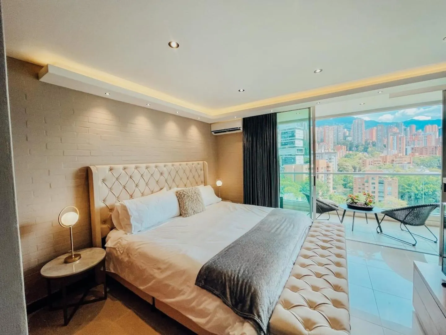 Lejlighed Elegant High Floor 1 Bedroom With Gym & Pool 1202 Medellín Colombia