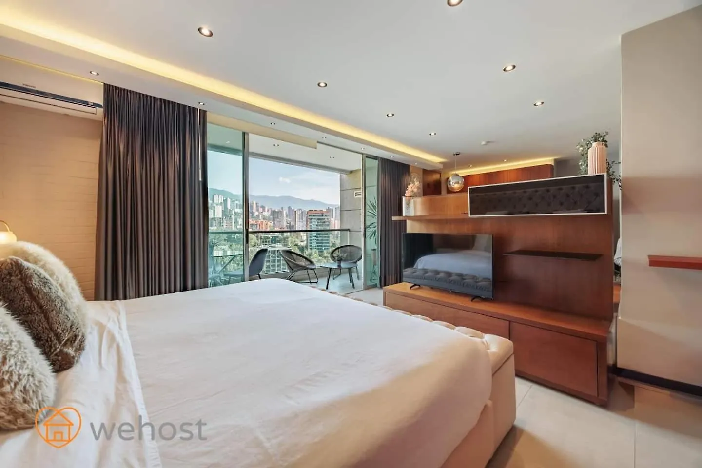 Elegant High Floor 1 Bedroom With Gym & Pool 1202 Medellín